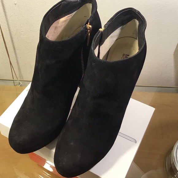 Michael Kors Black Booties Ankle Suede Heel Black. - Picture 3 of 8